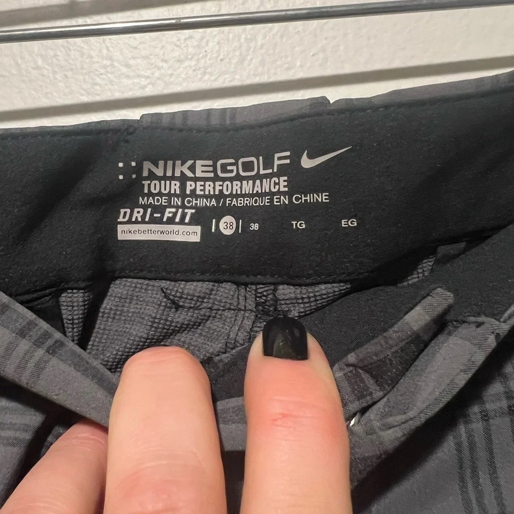 NWT NIKE Golf Tour Performance Black Plaid Men's Shorts Size 38